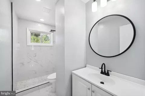 Bath - 9601 Oakwood Ave, Lanham, MD 20706 photo 1 of 2