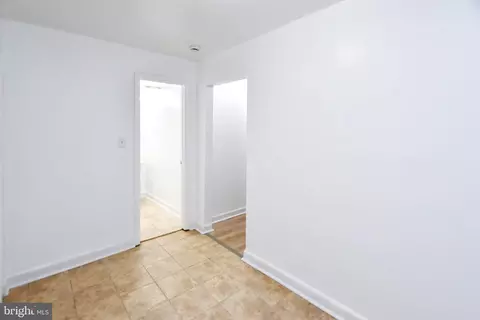 Entry Way - 2716 Red Oak Ln, Lanham, MD 20706 photo 3 of 4