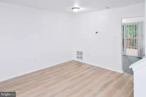 Living - 2716 Red Oak Ln, Lanham, MD 20706 photo 5 of 8