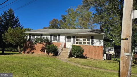 13720 Old Chapel Rd, Bowie, MD 20715