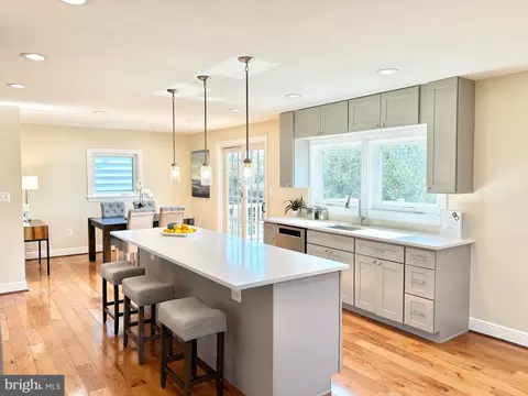 2807 Jamestown Rd, Hyattsville, MD 20782