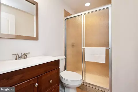 Bath - 4902 Collingtons Bounty Dr, Bowie, MD 20720 photo 2 of 2