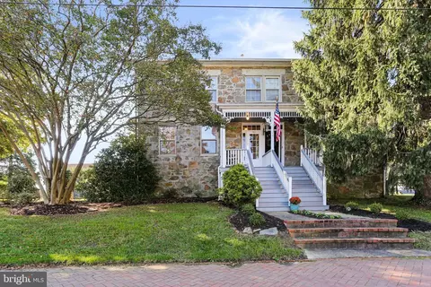 712 Main St, Laurel, MD 20707 photo 2