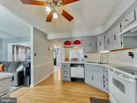 Kitchen - 11204 Cedarville Rd, Brandywine, MD 20613 photo 1 of 2
