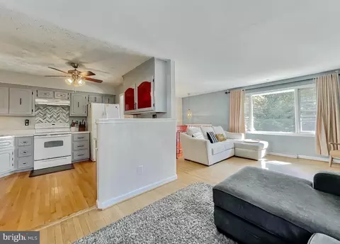 Entry Way - 11204 Cedarville Rd, Brandywine, MD 20613 photo 1 of 4