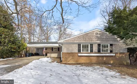 709 Kings Ln, Fort Washington, MD 20744