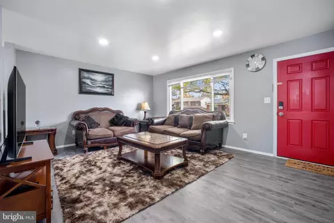 Entry Way - 6711 Longridge Dr, Lanham, MD 20706 photo 2 of 5