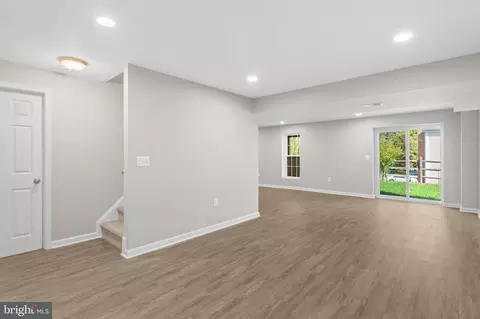 Living - 8908 Admiral Dr, Laurel, MD 20708 photo 5 of 6
