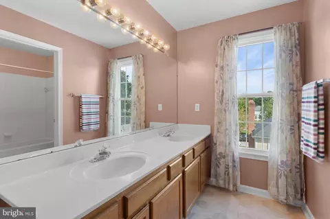 Bath - 8908 Admiral Dr, Laurel, MD 20708 photo 2 of 3