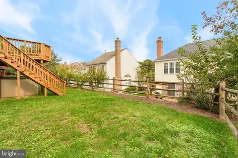 Exterior - 8908 Admiral Dr, Laurel, MD 20708 photo 5 of 7