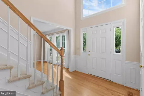 Entry Way - 8908 Admiral Dr, Laurel, MD 20708 photo 2 of 2