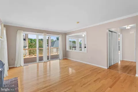 Living - 8908 Admiral Dr, Laurel, MD 20708 photo 4 of 6