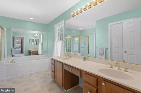 Bath - 8908 Admiral Dr, Laurel, MD 20708 photo 1 of 3