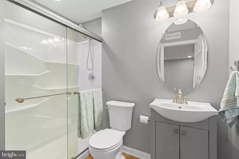 Bath - 8908 Admiral Dr, Laurel, MD 20708 photo 3 of 3