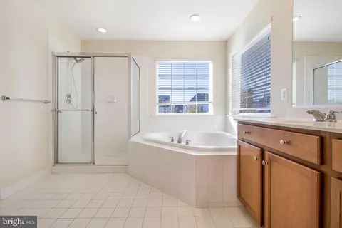 Bath - 2206 Tulson Ln, Bowie, MD 20721 photo 1 of 2