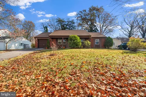 4911 Riverton Ln, Bowie, MD 20715