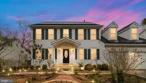 8808 Priscilla Ct, Lanham, MD 20706