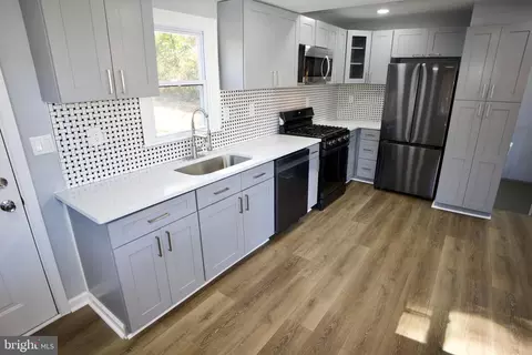 Kitchen - 4103 Maple, Suitland, MD 20746 photo 6 of 7