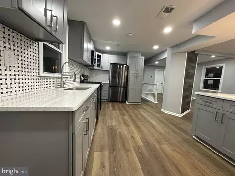 Entry Way - 4103 Maple, Suitland, MD 20746 photo 6 of 22