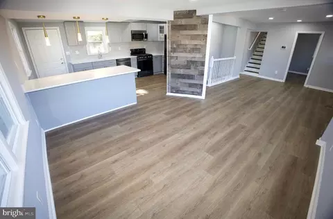 Entry Way - 4103 Maple, Suitland, MD 20746 photo 11 of 22