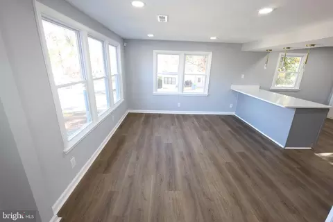 Living - 4103 Maple, Suitland, MD 20746 photo 7 of 10