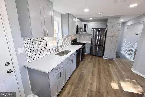 Entry Way - 4103 Maple, Suitland, MD 20746 photo 12 of 22