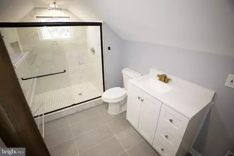 Bath - 4103 Maple, Suitland, MD 20746 photo 6 of 8