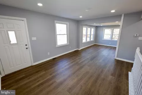 Living - 4103 Maple, Suitland, MD 20746 photo 5 of 10