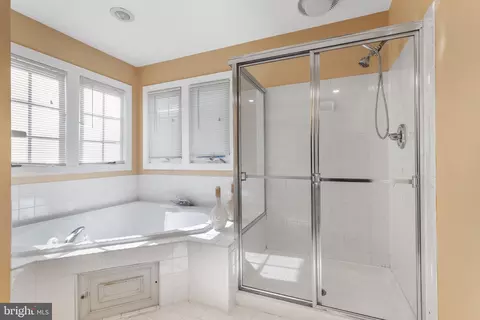 Bath - 15101 Jerimiah Ln, Bowie, MD 20721 photo 4 of 5