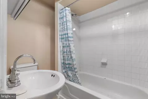 Bath - 15101 Jerimiah Ln, Bowie, MD 20721 photo 1 of 5