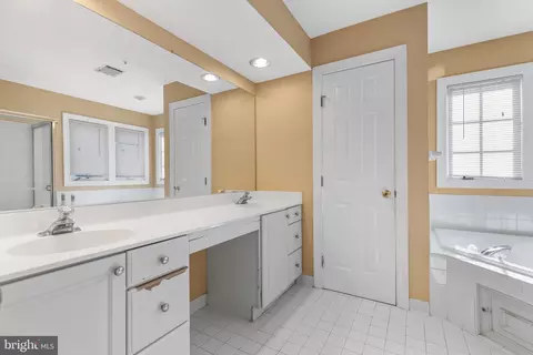 Bath - 15101 Jerimiah Ln, Bowie, MD 20721 photo 3 of 5