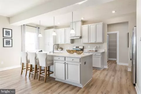 15562 Twin River Cir #H014, Bowie, MD 20716
