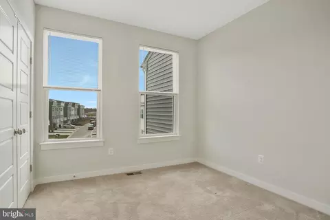 302 Summit Point Blvd, Bowie, MD 20716 photo 22