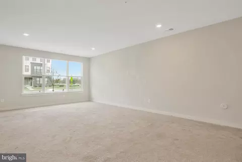 302 Summit Point Blvd, Bowie, MD 20716 photo 12