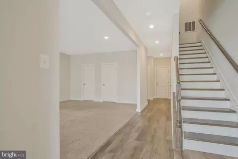 302 Summit Point Blvd, Bowie, MD 20716 photo 5