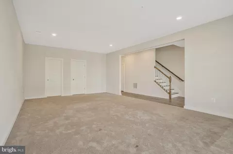 302 Summit Point Blvd, Bowie, MD 20716 photo 4