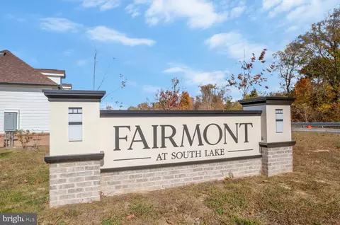 302 Summit Point Blvd, Bowie, MD 20716 photo 3