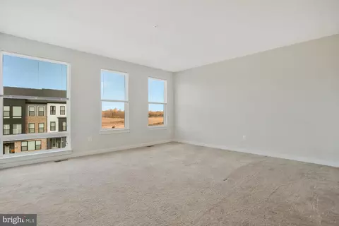 302 Summit Point Blvd, Bowie, MD 20716 photo 23