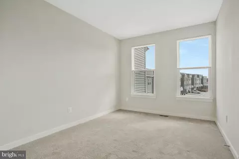 302 Summit Point Blvd, Bowie, MD 20716 photo 17