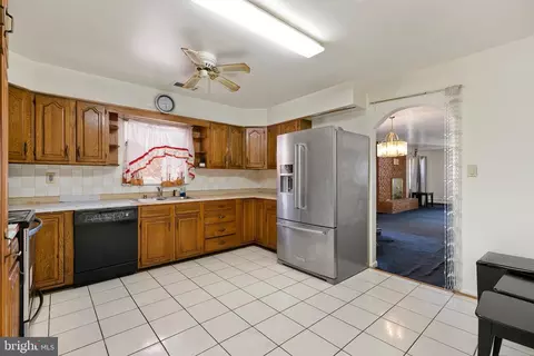 9331 Lanham Severn Rd, Lanham, MD 20706 photo 12