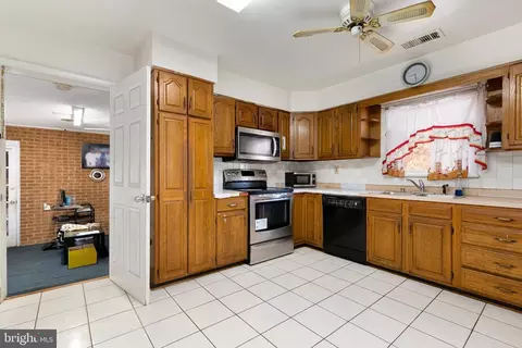 9331 Lanham Severn Rd, Lanham, MD 20706 photo 10