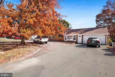 9331 Lanham Severn Rd, Lanham, MD 20706 photo 4