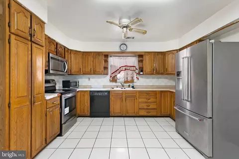 9331 Lanham Severn Rd, Lanham, MD 20706 photo 11