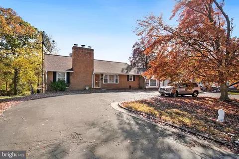 9331 Lanham Severn Rd, Lanham, MD 20706 photo 3