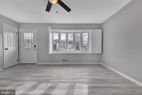 Living - 7518 Wilhelm Dr, Lanham, MD 20706 photo 3 of 5