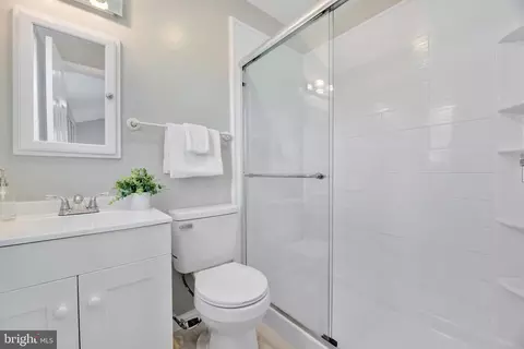 Bath - 7518 Wilhelm Dr, Lanham, MD 20706 photo 3 of 3