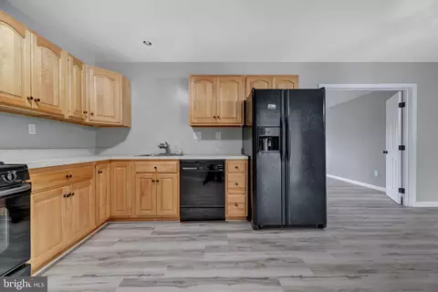 Kitchen - 7518 Wilhelm Dr, Lanham, MD 20706 photo 3 of 4