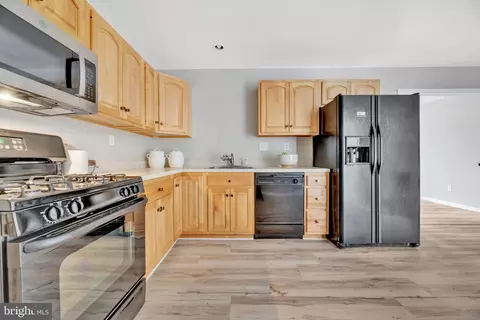 Kitchen - 7518 Wilhelm Dr, Lanham, MD 20706 photo 4 of 4