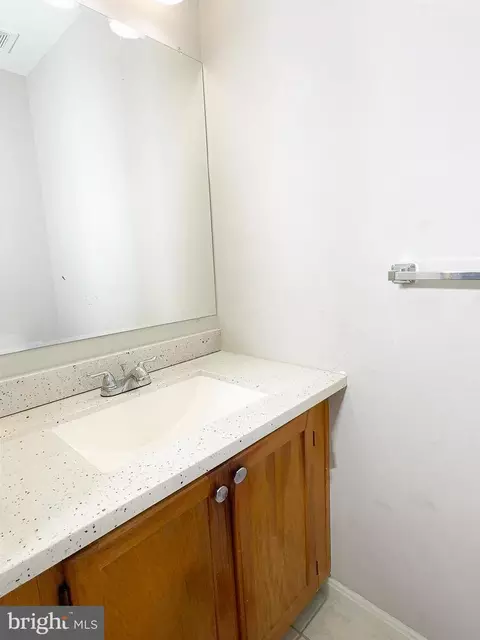 3327 E Glenreed Ct, Lanham, MD 20706 photo 9