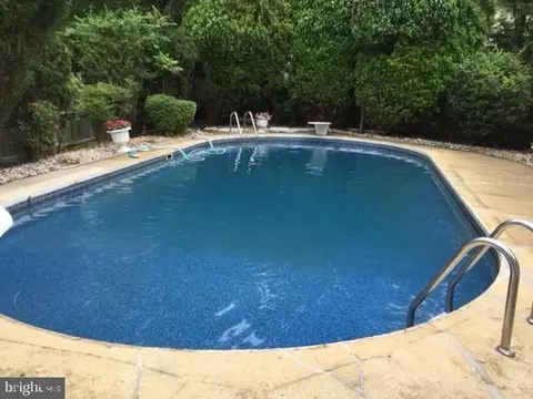 Exterior - 6907 Lamont Dr, Lanham, MD 20706 photo 6 of 7